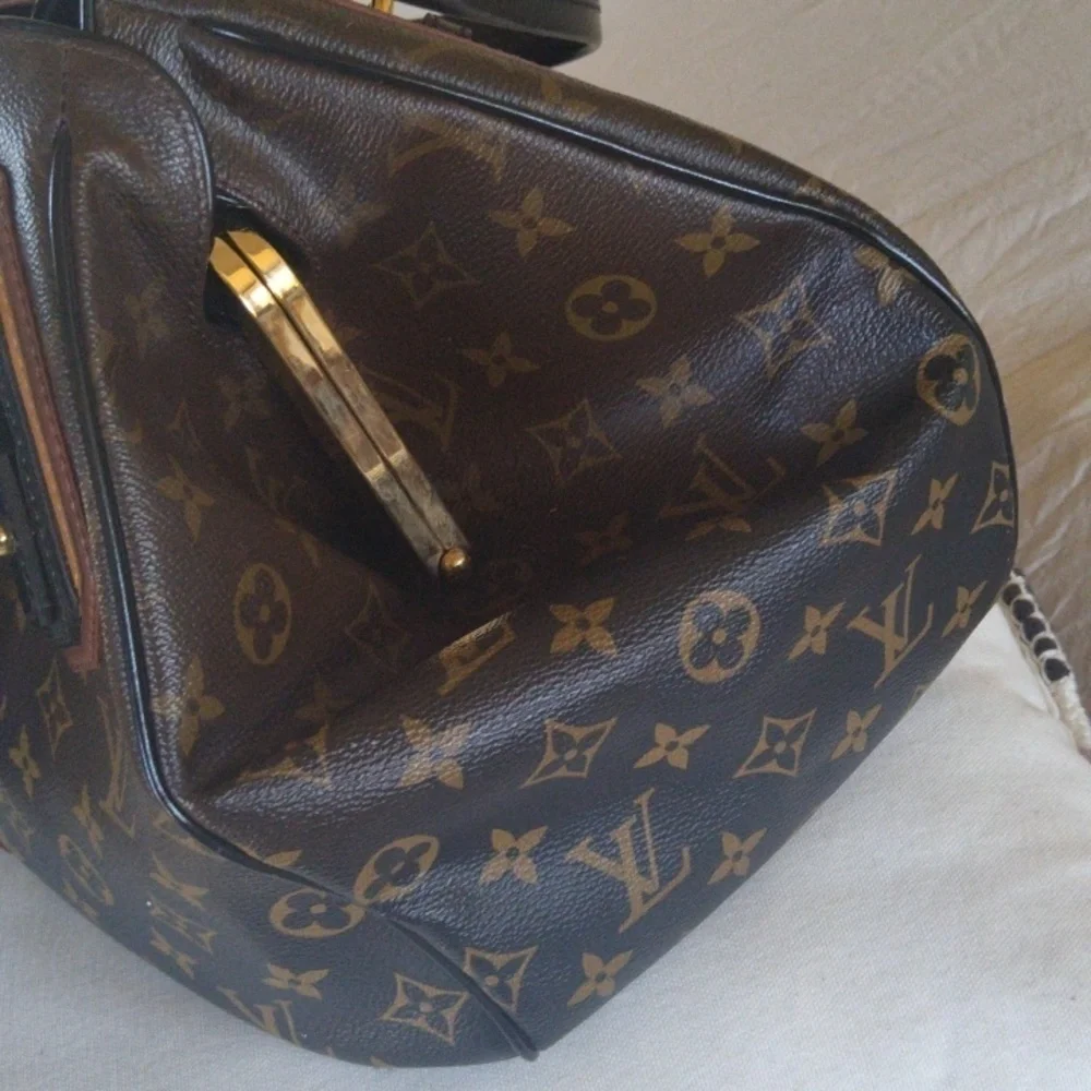 AUTHENTIC Louis Vuitton Handbag - Picture 5 of 17